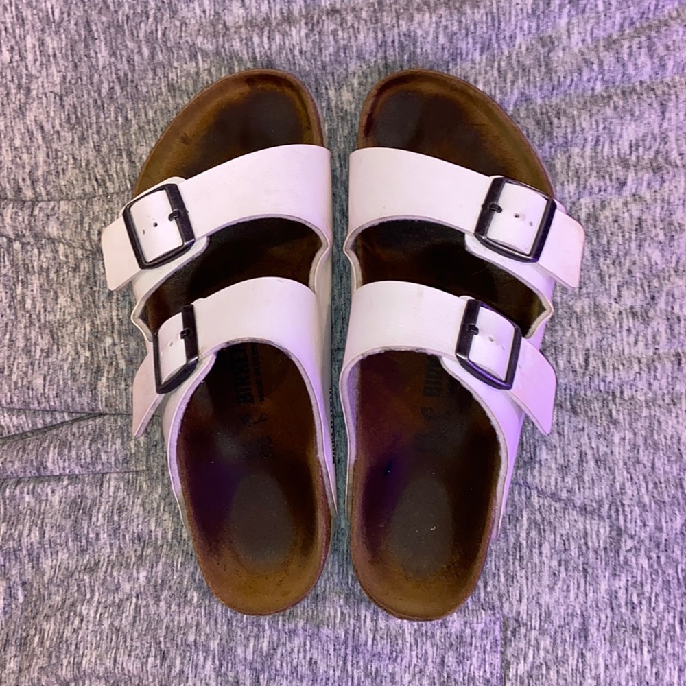 Women’s Birkenstock’s “Arizona” size 10-10.5